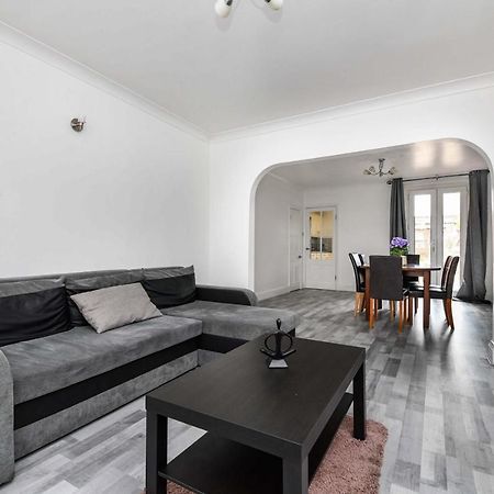 The White Rose Crown, Free Parking & Wifi, 10Beds Villa Colchester Exteriör bild