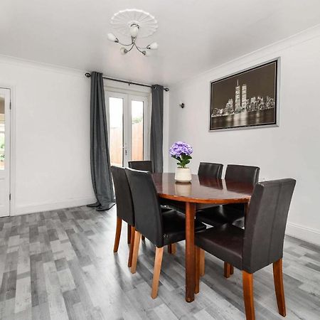 The White Rose Crown, Free Parking & Wifi, 10Beds Villa Colchester Exteriör bild