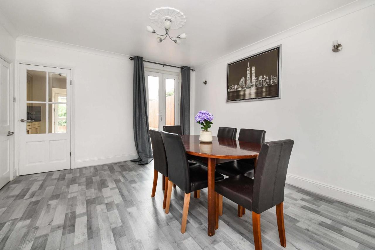 The White Rose Crown, Free Parking & Wifi, 10Beds Villa Colchester Exteriör bild