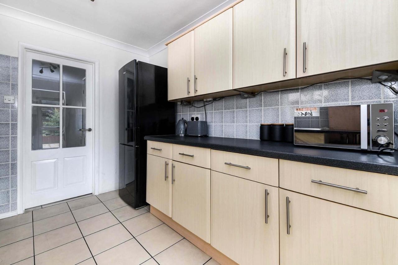 The White Rose Crown, Free Parking & Wifi, 10Beds Villa Colchester Exteriör bild
