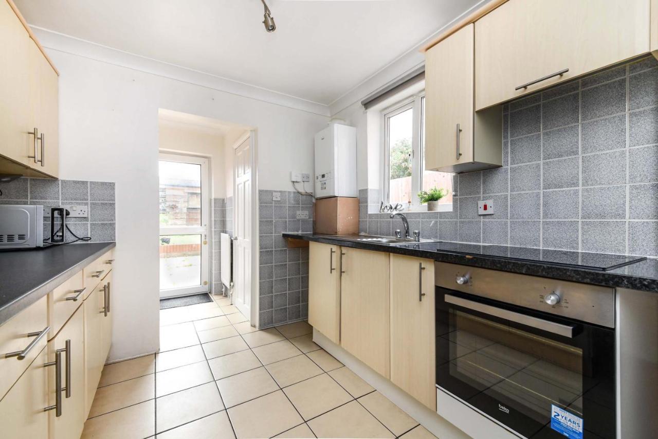 The White Rose Crown, Free Parking & Wifi, 10Beds Villa Colchester Exteriör bild