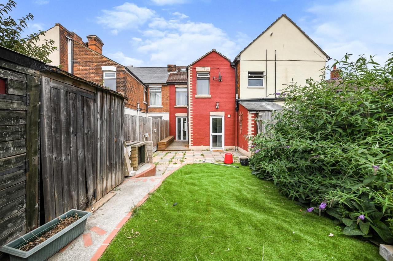 The White Rose Crown, Free Parking & Wifi, 10Beds Villa Colchester Exteriör bild